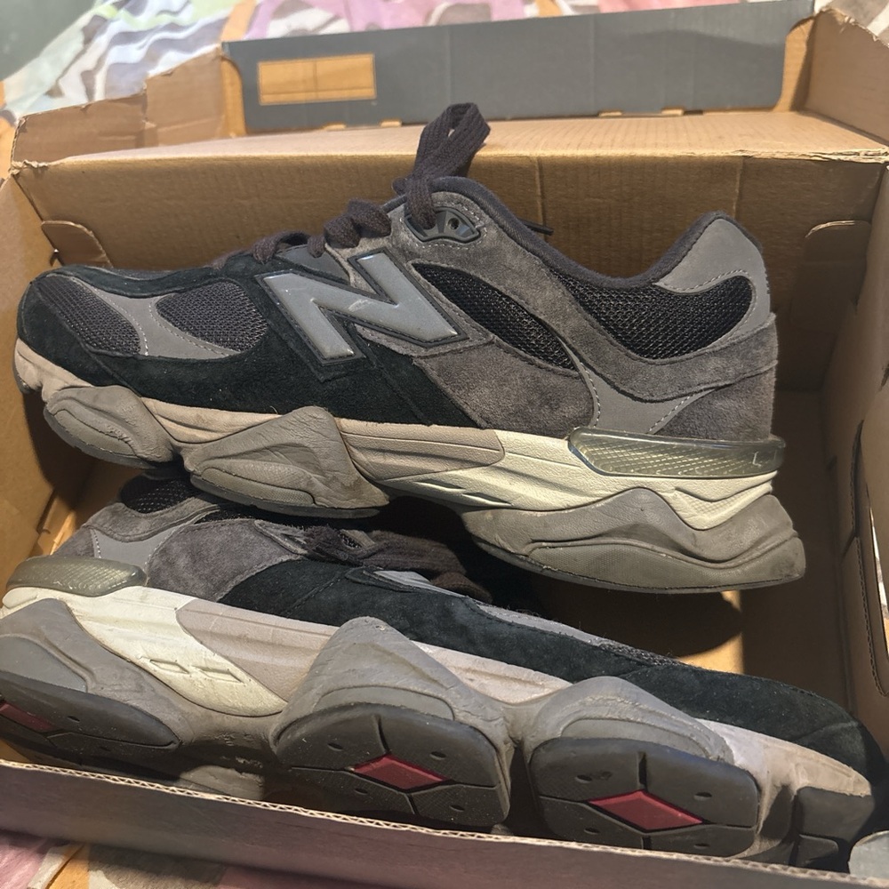 New Balance 9060s Men's size 10